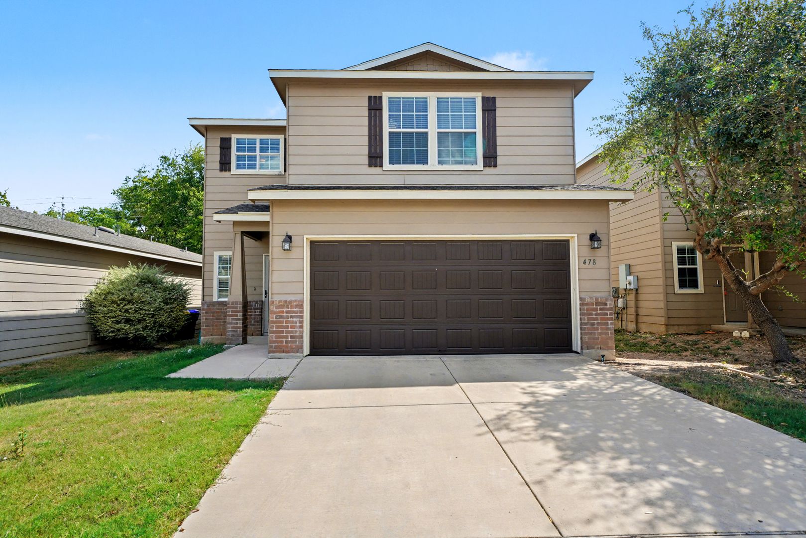 Selma House: 478 Walnut Crest