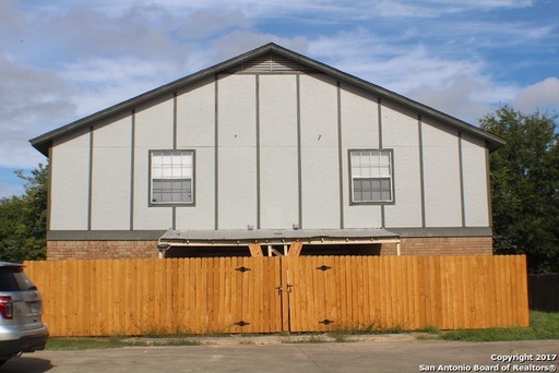 Cozy Fourplex Unit with Private Yard- Realtor Commission: $500 – photo 1