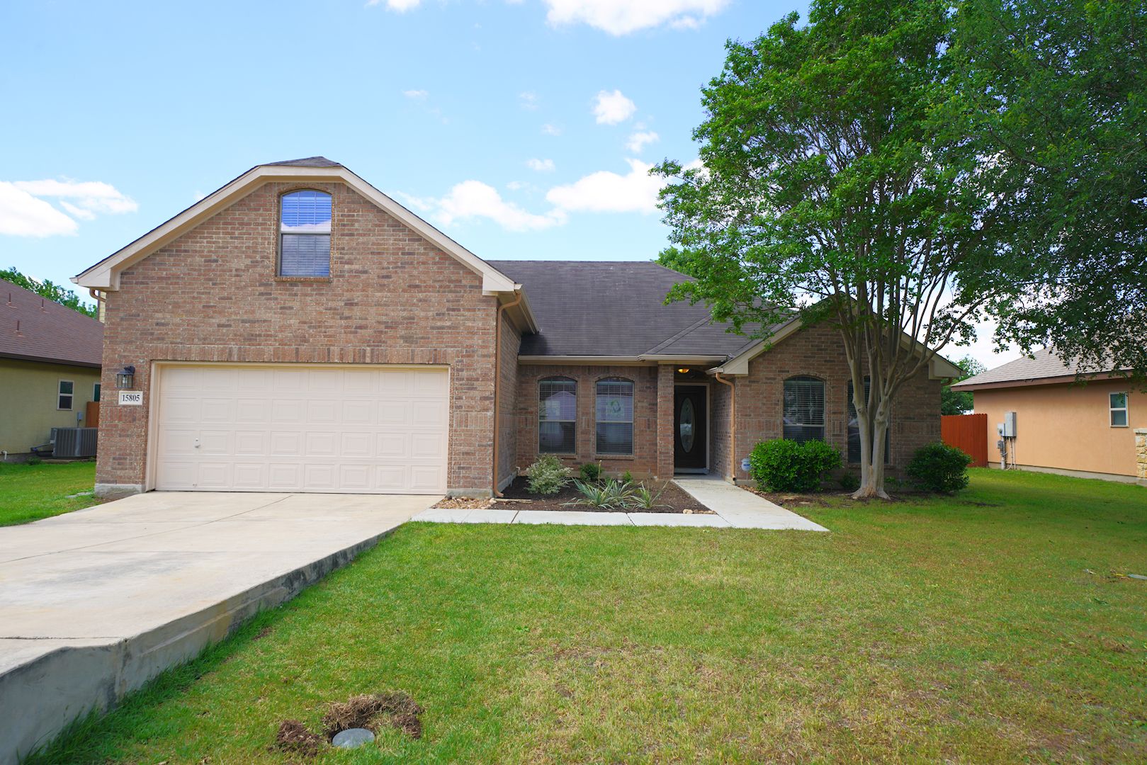 Selma House: 15805 Fair Lane
