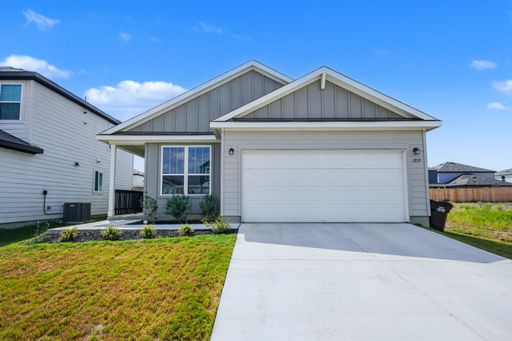 Beautifully Maintained Single-Story Home in Vista Real - Realtor Commission: $500 – photo 1