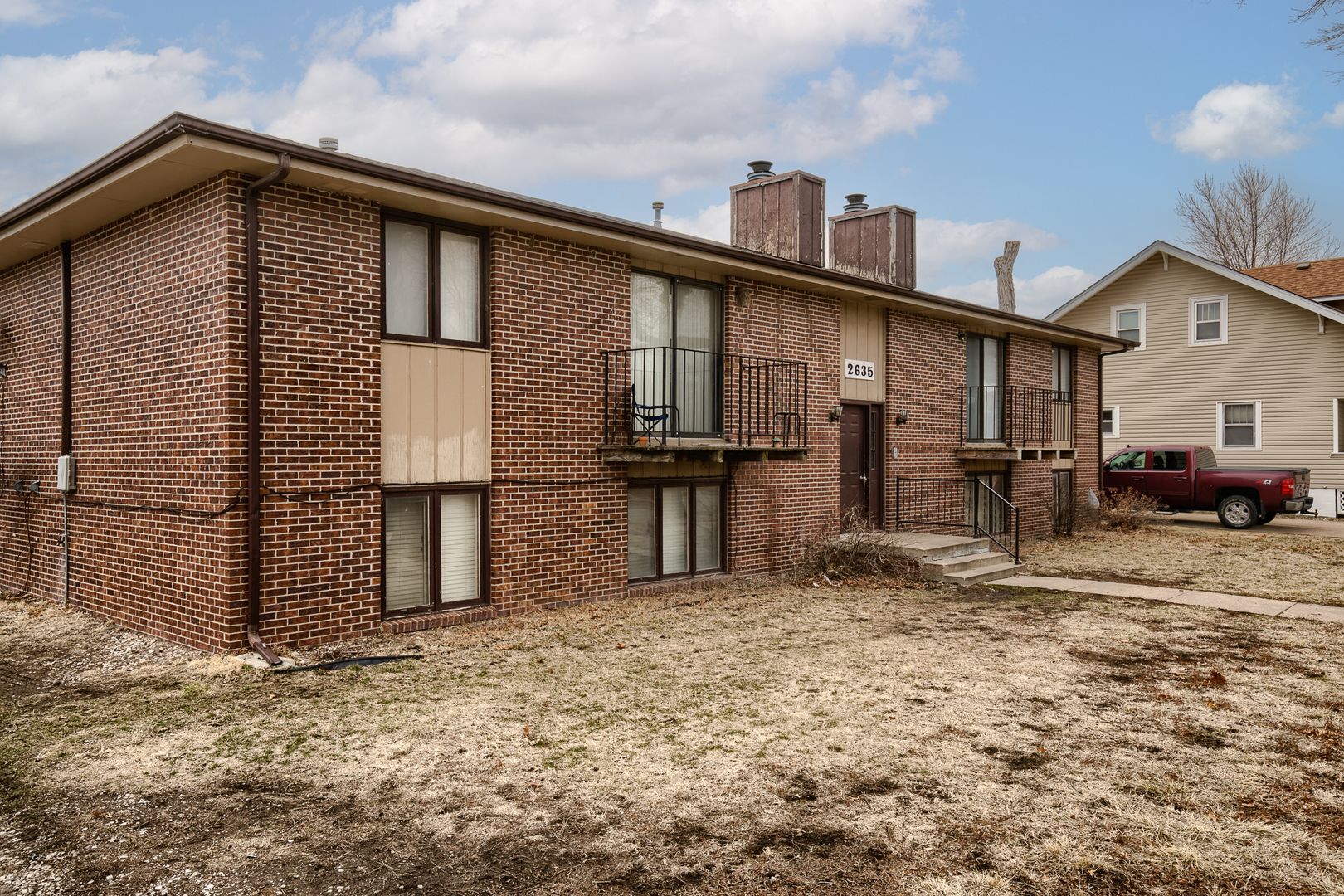 Lincoln Apartment: 2635 N 42nd Street