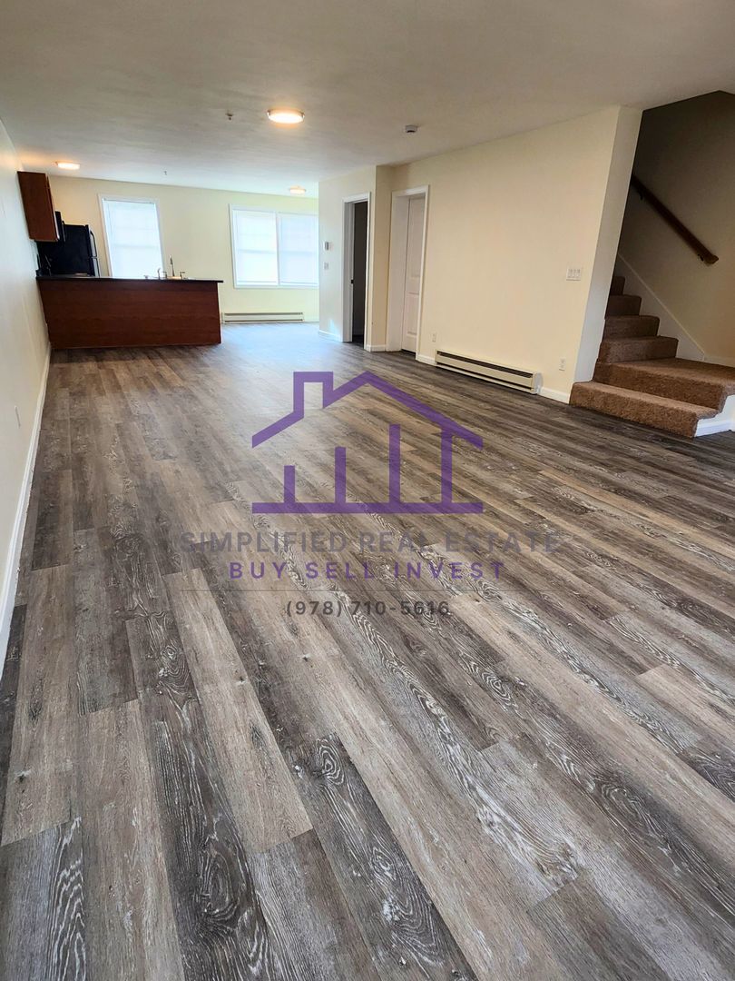 Rochester Apartment: 2-48 Townsend Lane, Rochester, NH