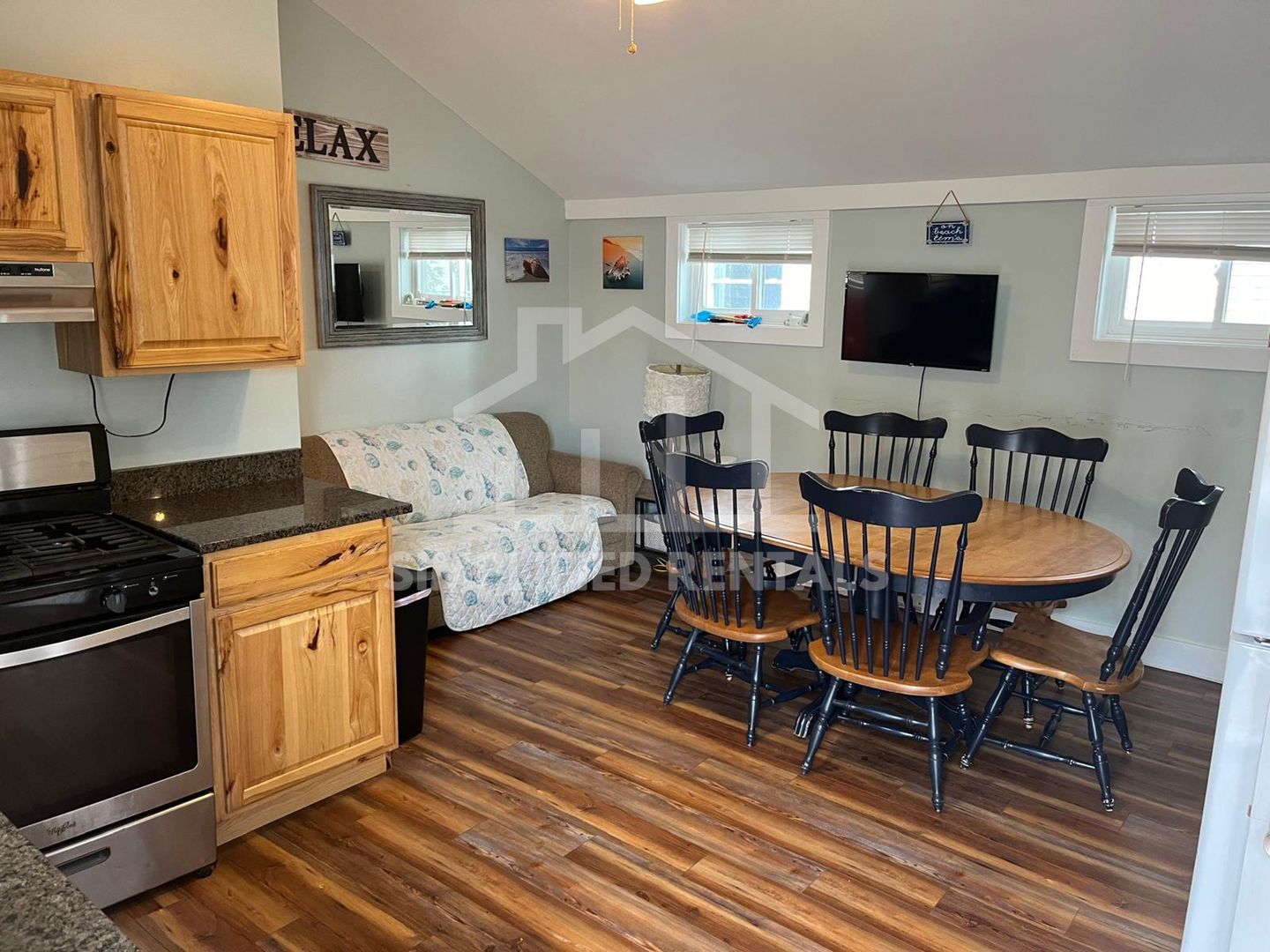 Hampton Apartment: 7 Perkins Ave., Hampton, NH