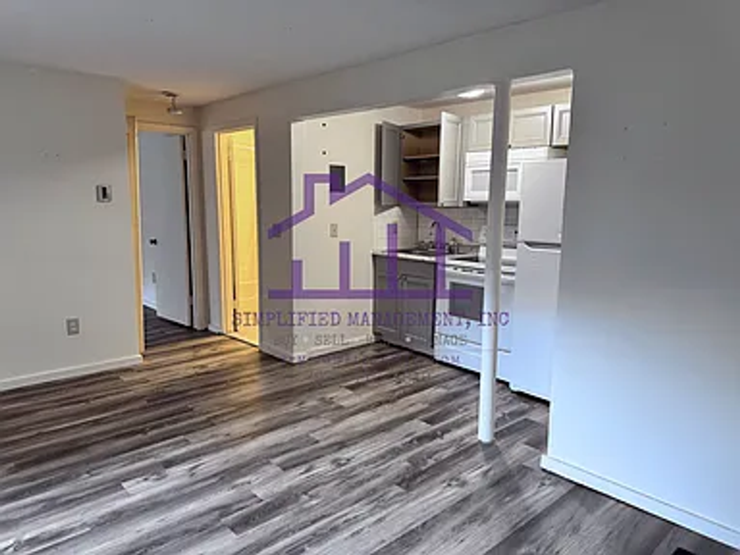 Leominster Apartment: 740 Central St