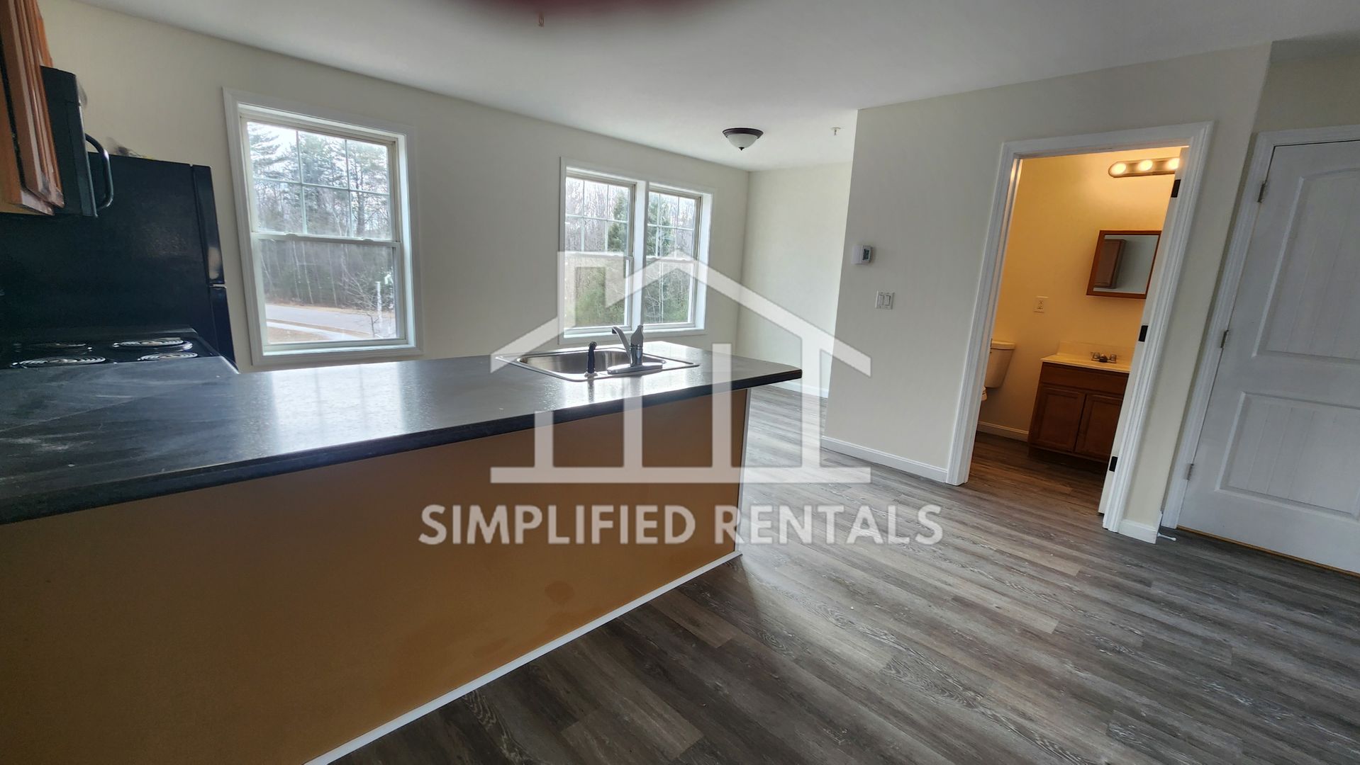 Rochester Apartment: 2-48 Townsend Lane, Rochester, NH
