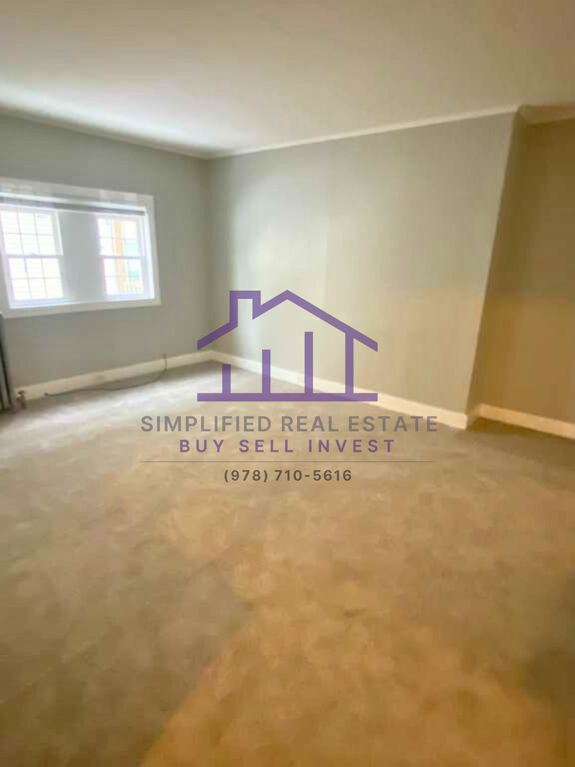 Lewiston Apartment: 260 Park Street