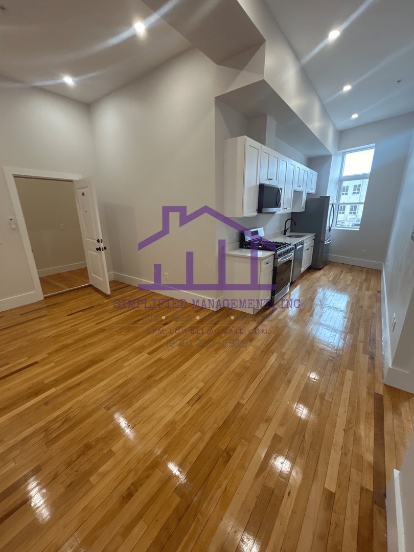 Gardner Apartment: 309 Central Street