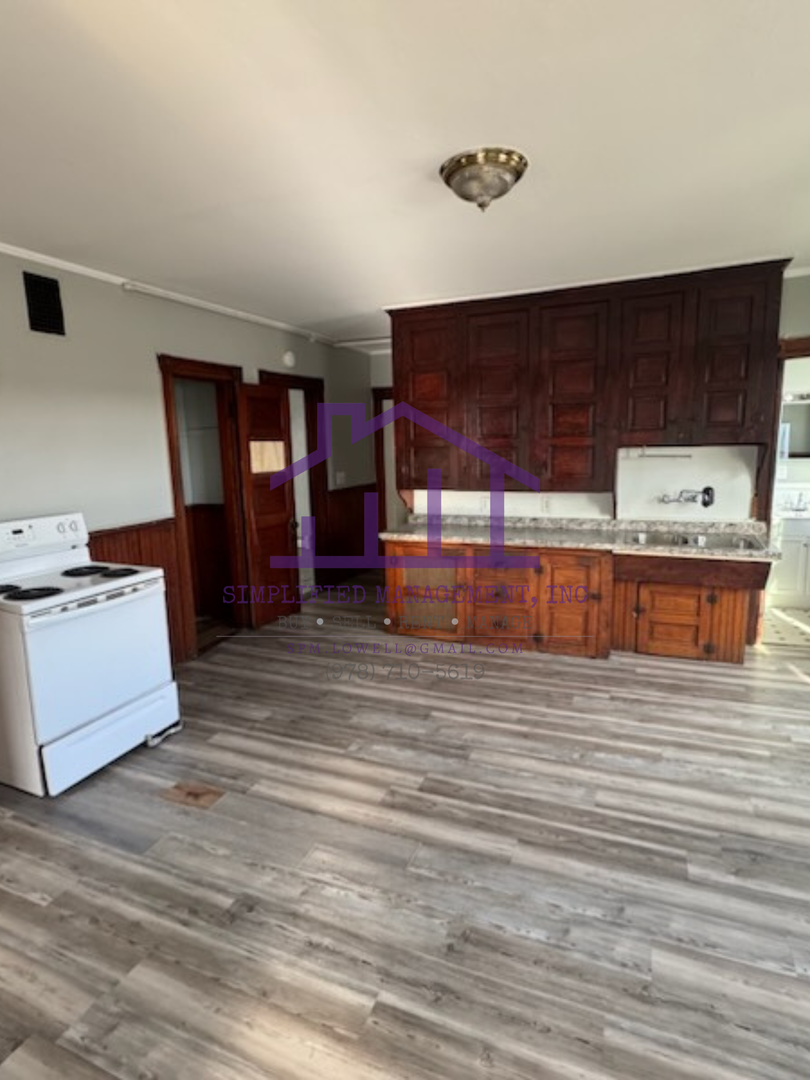 Lewiston Apartment: 114-116 Howe Street