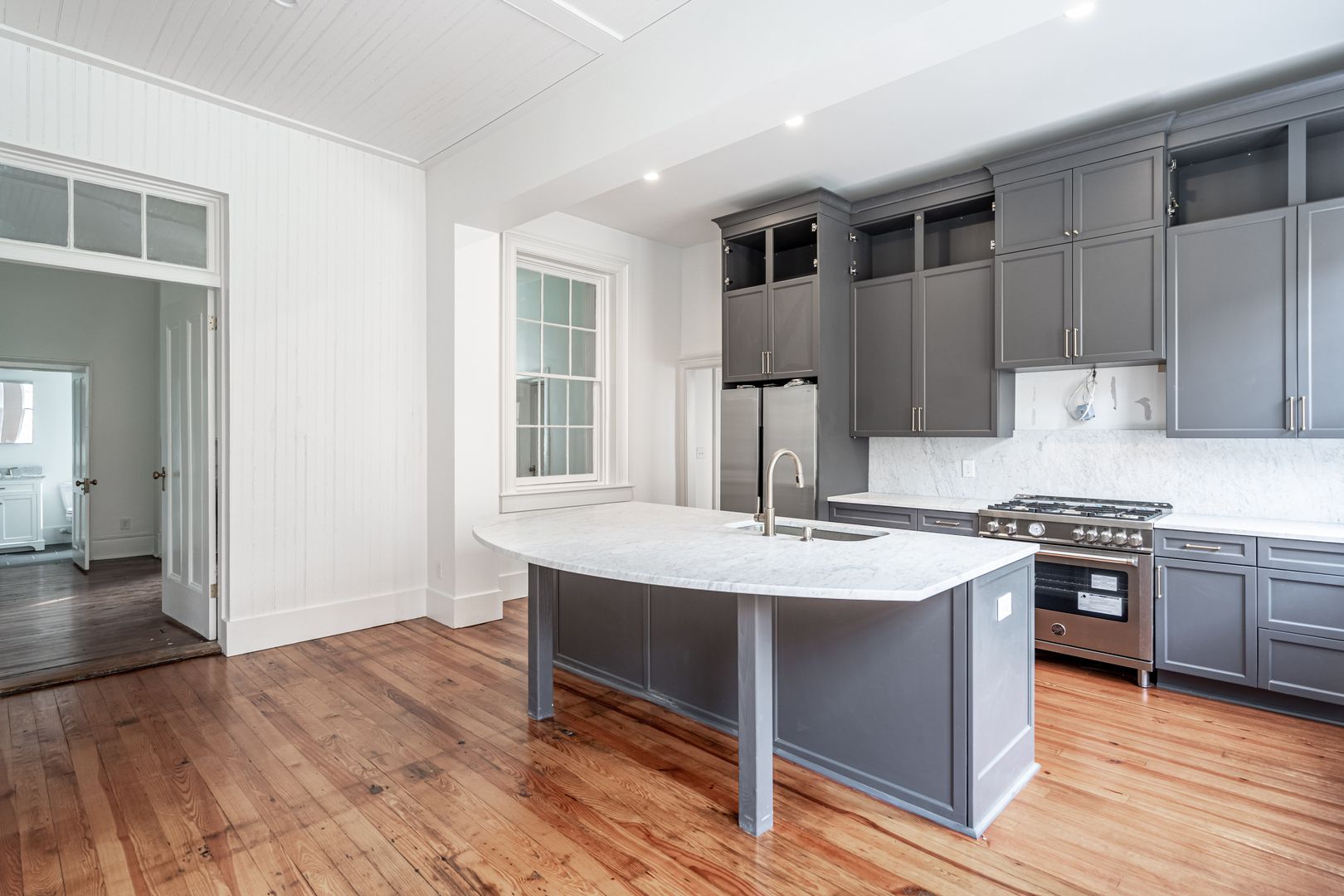 Charleston Apartment: 157 Wentworth st