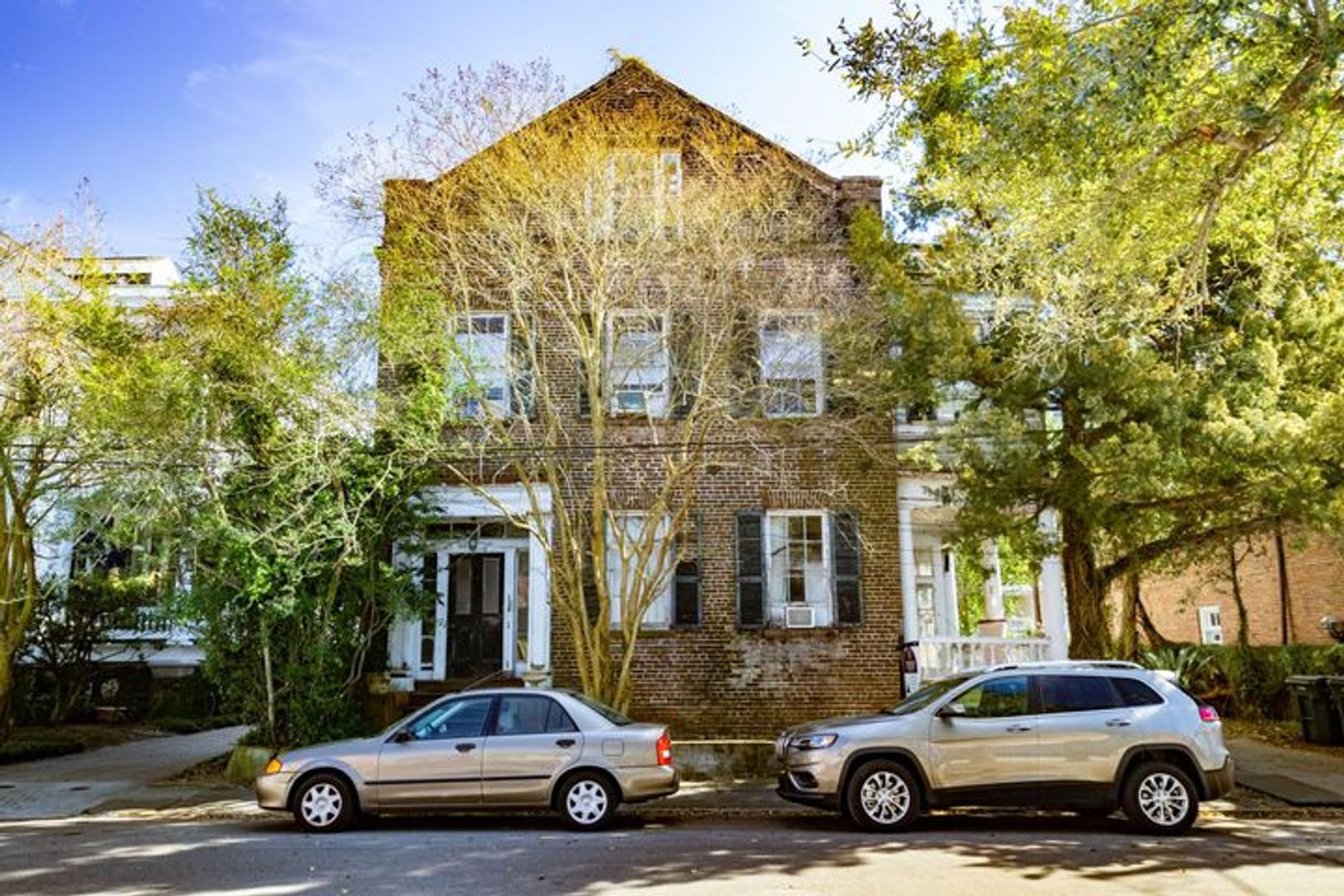 Charleston Apartment: 157 Wentworth st