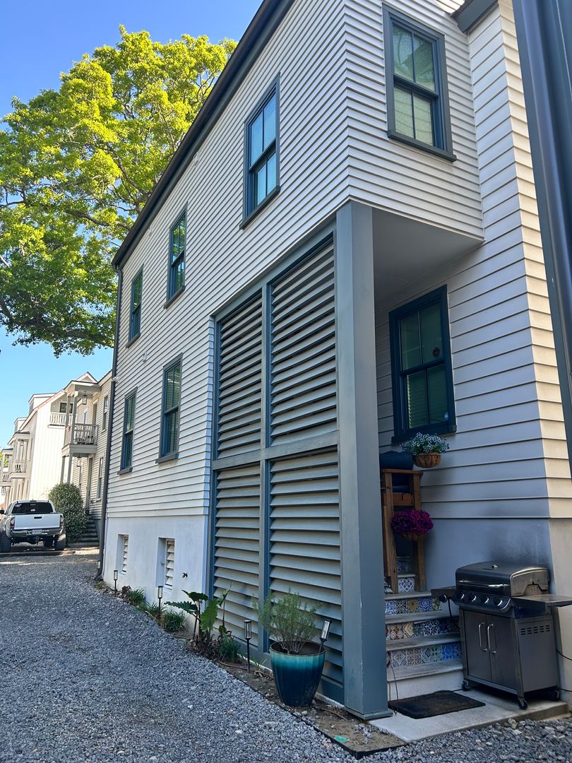 Charleston Apartment: 24 Reid St