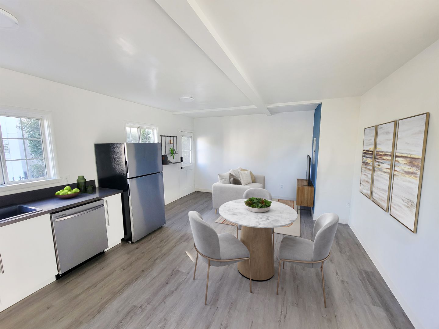 Los Angeles Apartment: 1226 South Manhattan Place