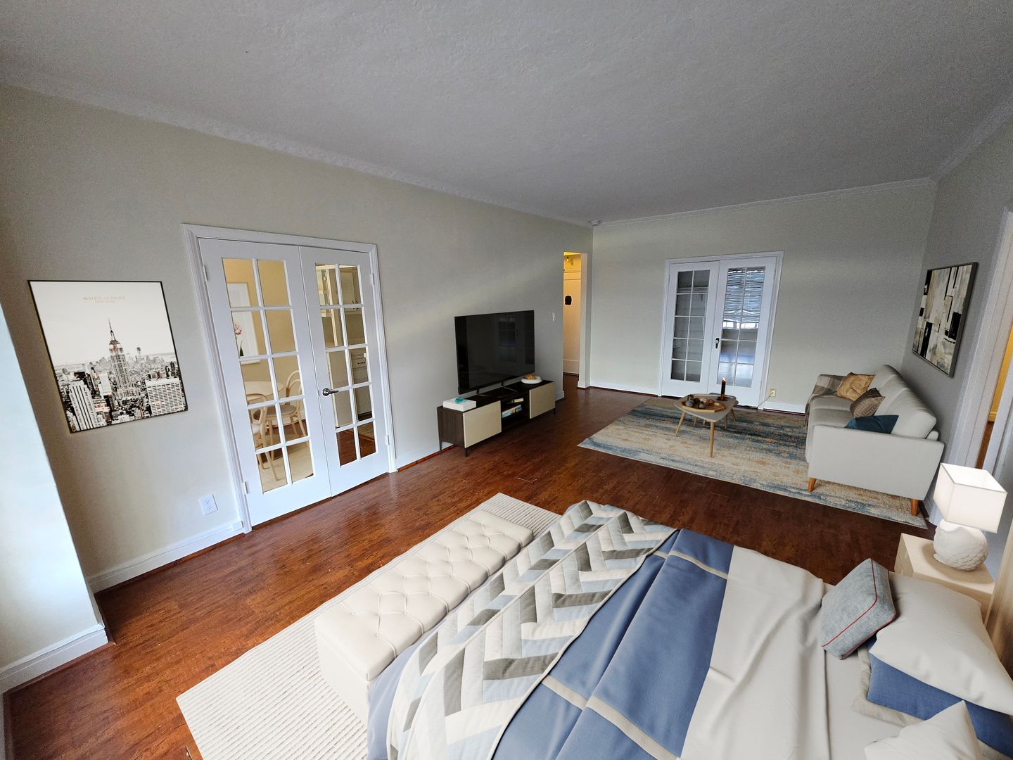 Los Angeles Apartment: 570 North Rossmore
