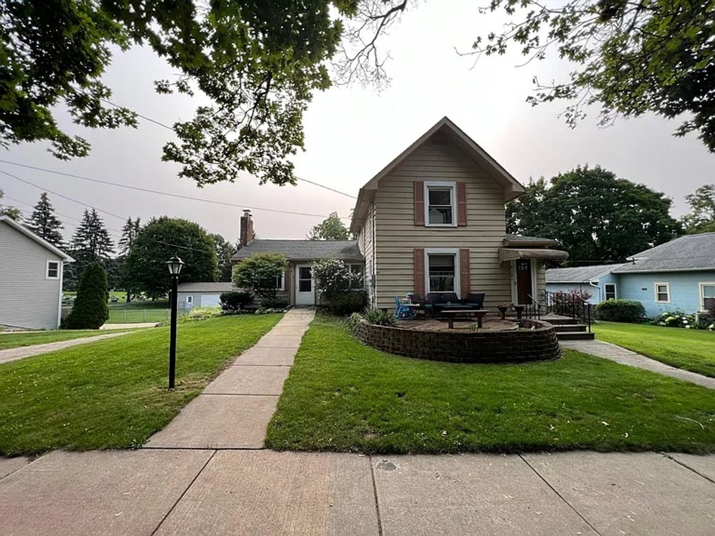 Dewitt House: 412 N. Bridge St.