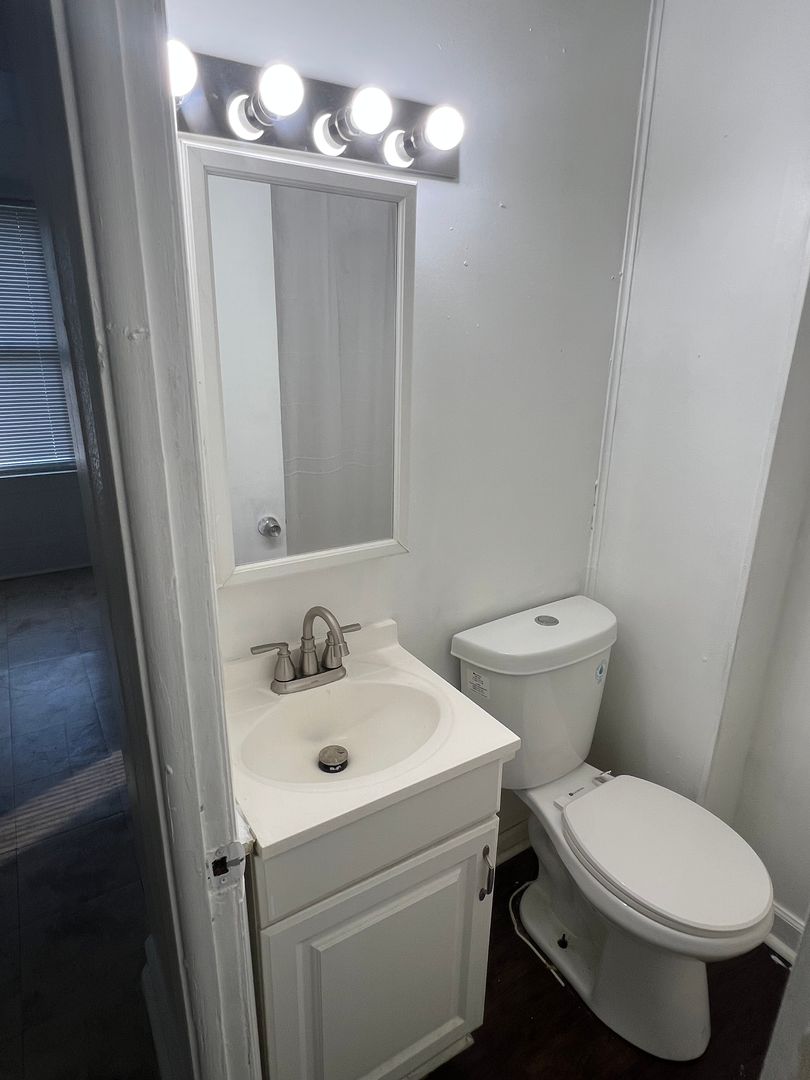 Lansing Apartment: 229 S Eighth St