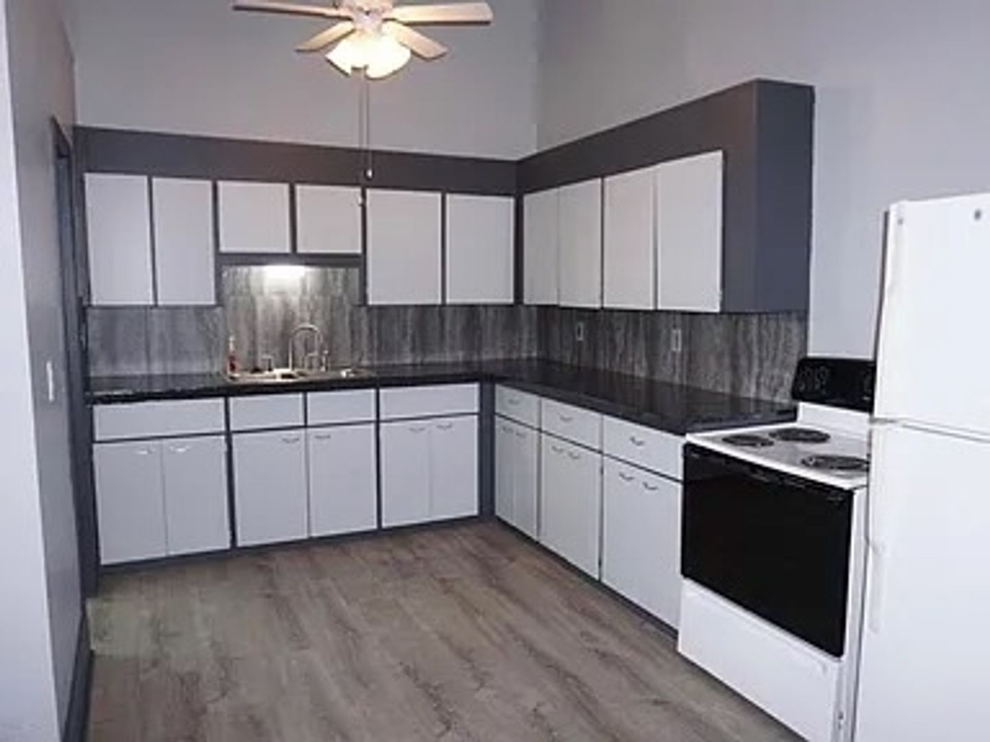 St. Johns Apartment: 317 N. Clinton St.