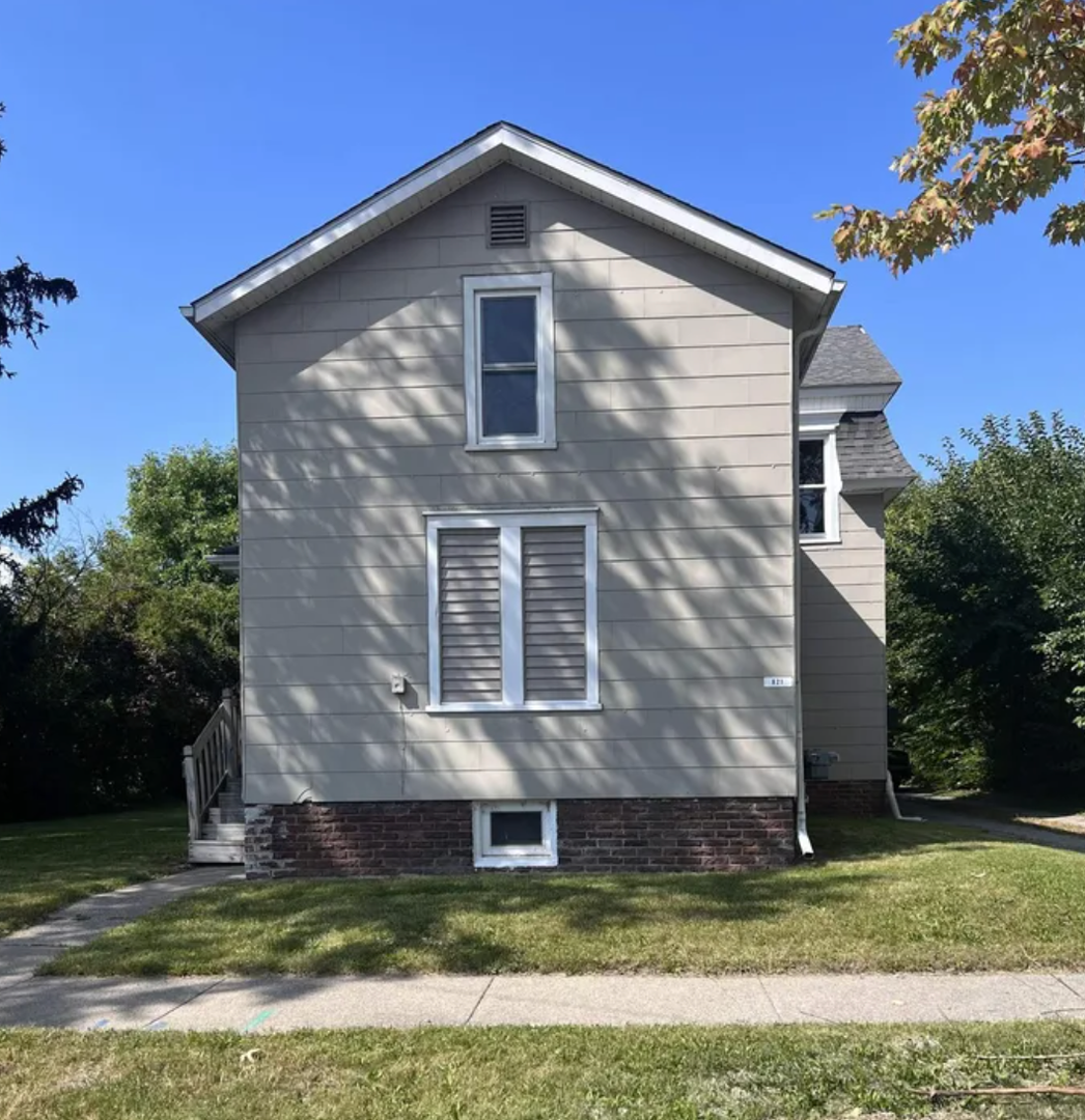 Saginaw Apartment: 821 N Bond