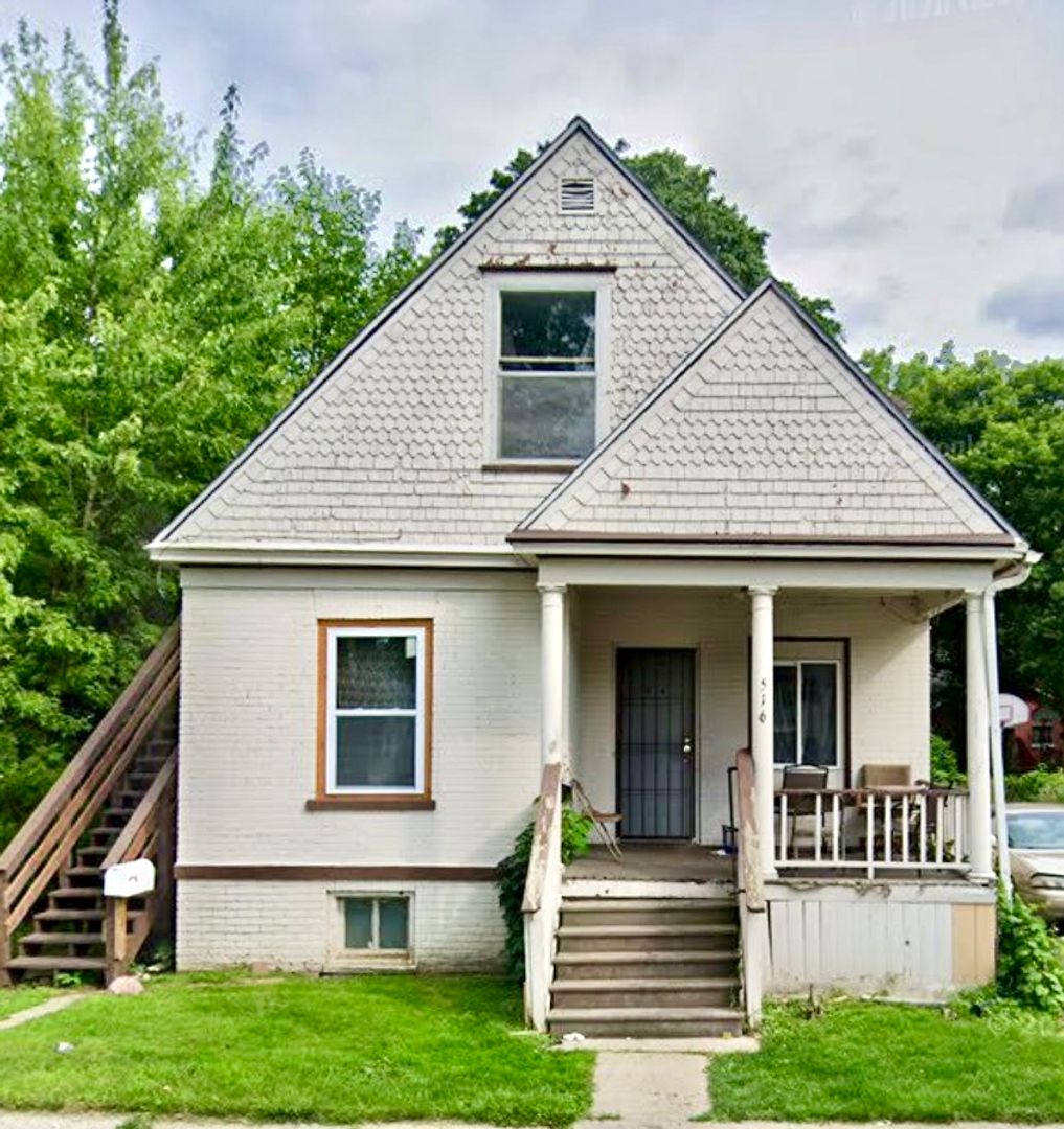 Saginaw Apartment: 516 N Porter Ave