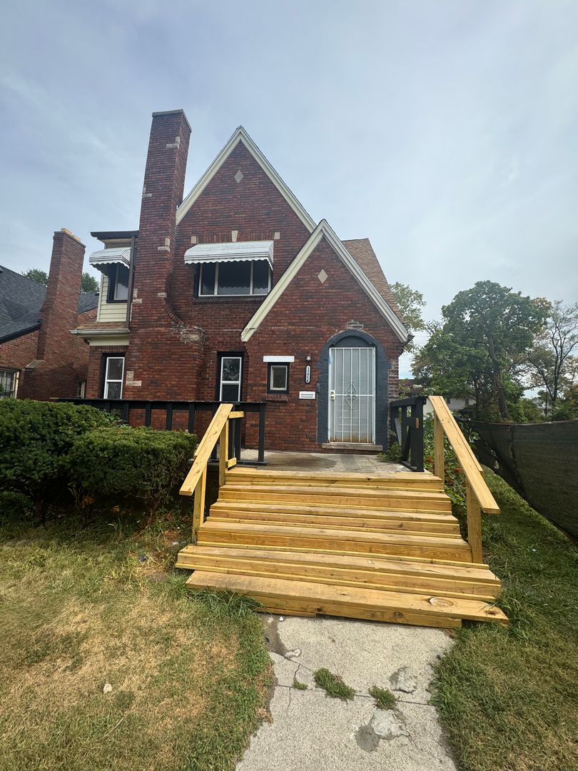 Detroit Apartment: 13954 Coyle st