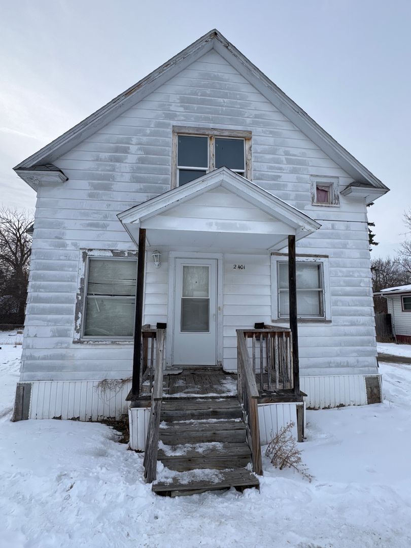 Saginaw Apartment: 2401 Lowell Ave