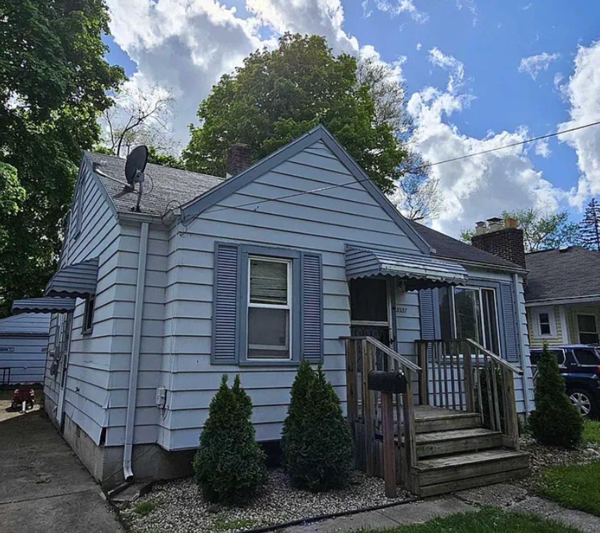 Saginaw House: 3337 Court St.