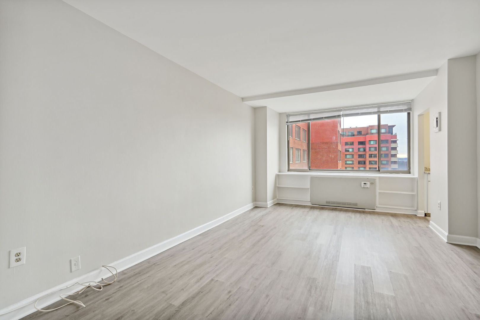 Arlington House: 1111 Arlington Blvd Unit 705