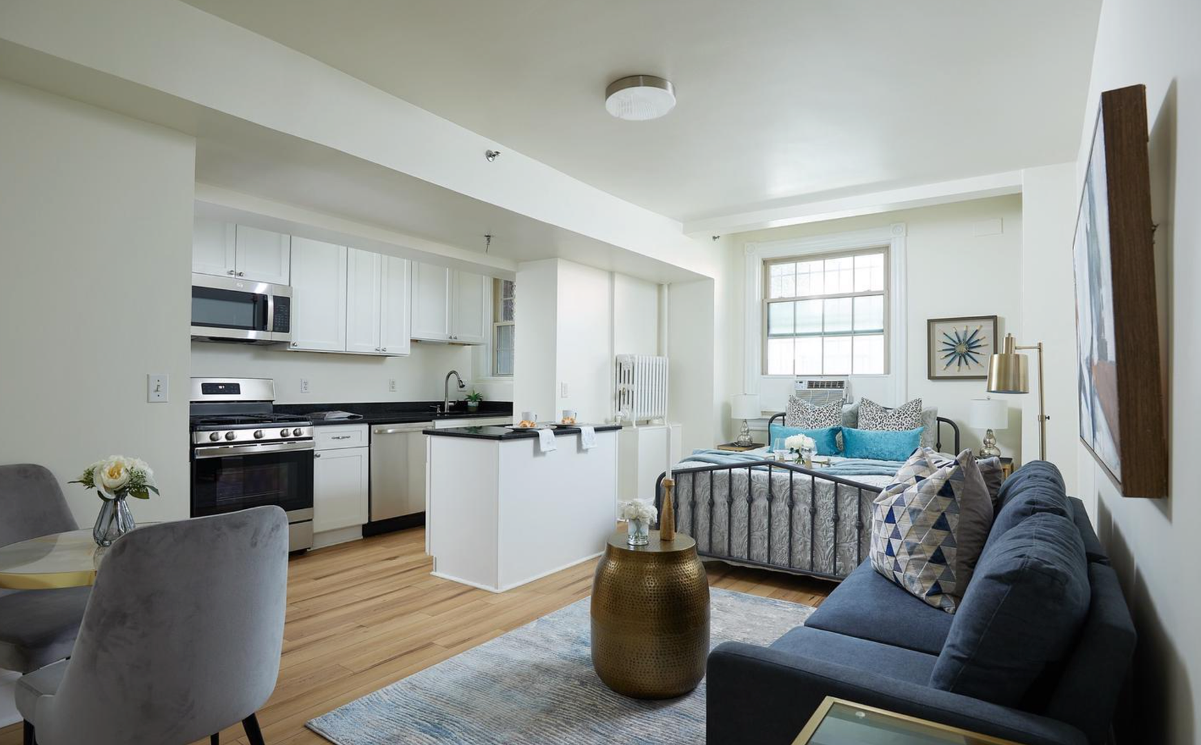Washington House: 1415 Girard St NW Unit 102