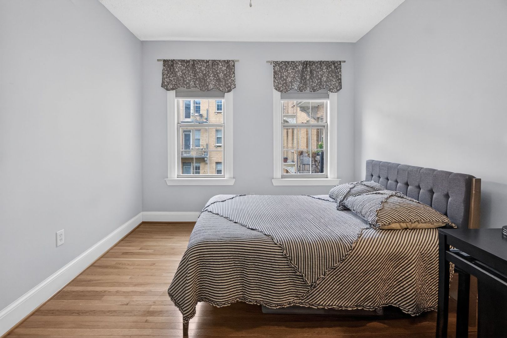 1401 Columbia Rd NW Unit 319 10 of 12