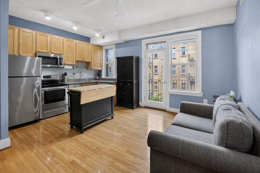 Sunny 1br with Balcony in Columbia Heights! First Month Free! – photo 1