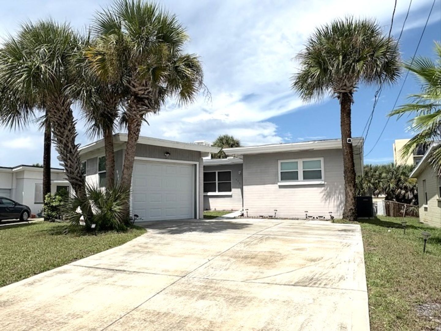 Daytona Beach House: 455 Zelda Blvd.