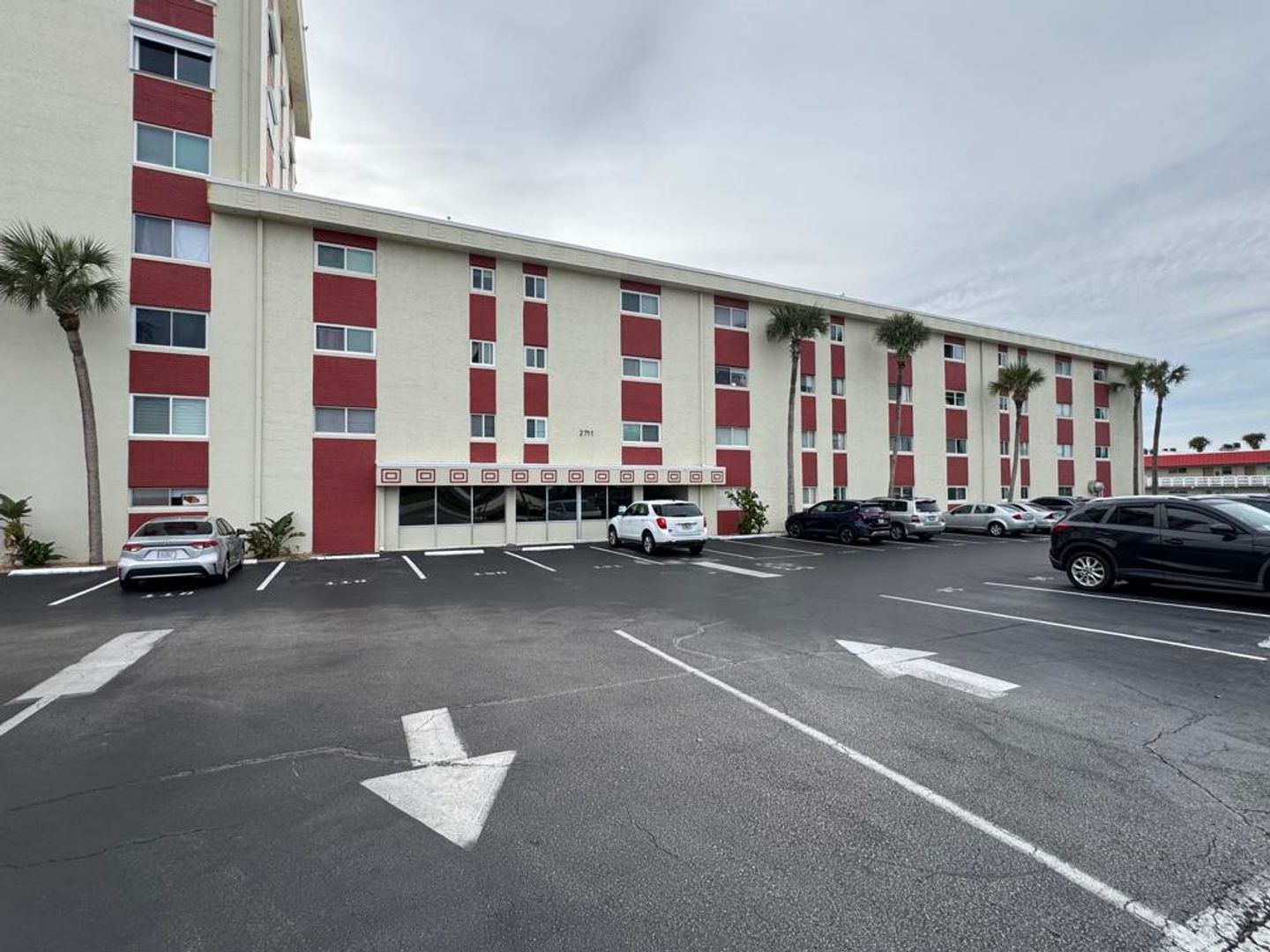 Daytona Beach Condo: 2711 N Halifax Ave.