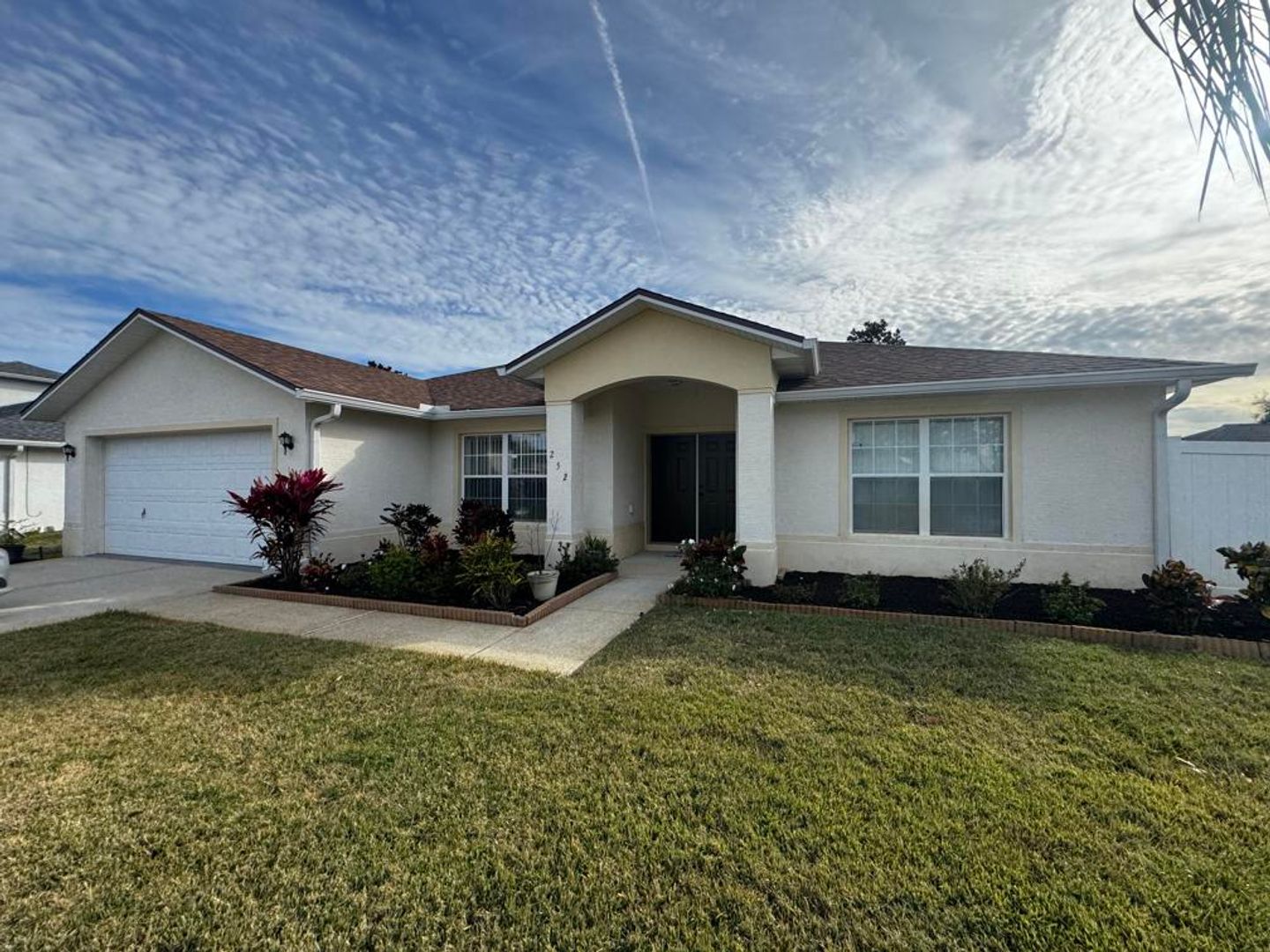 Daytona Beach House: 252 Fountain Lake Blvd.