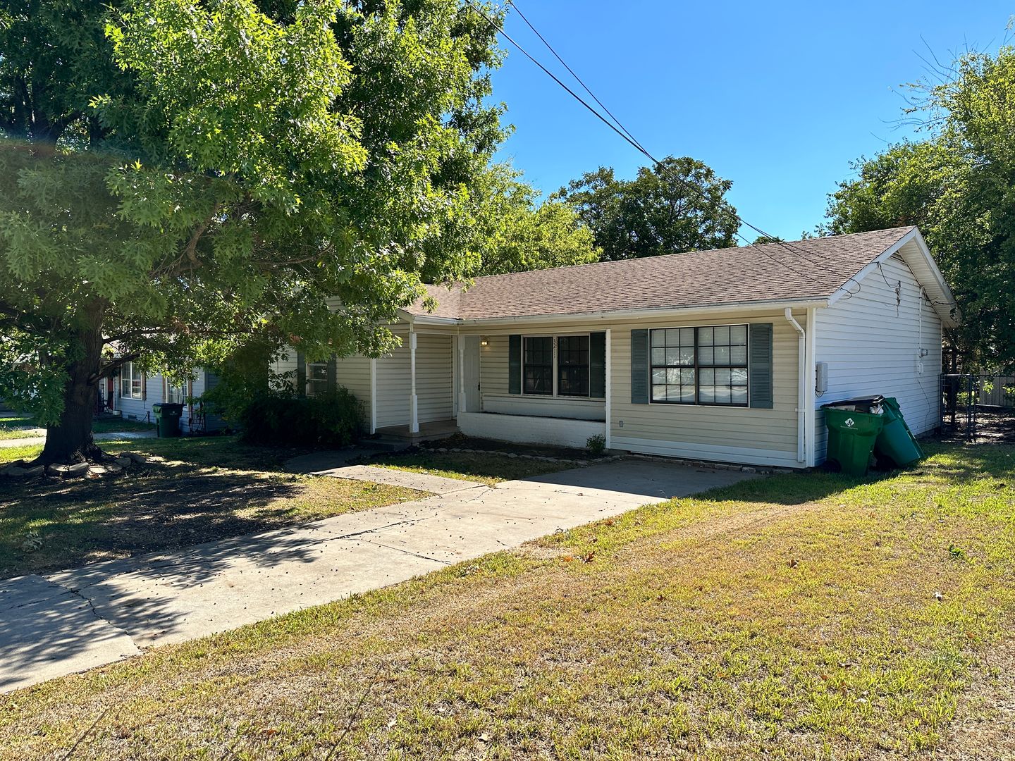 Greenville House: 3211 Poplar St