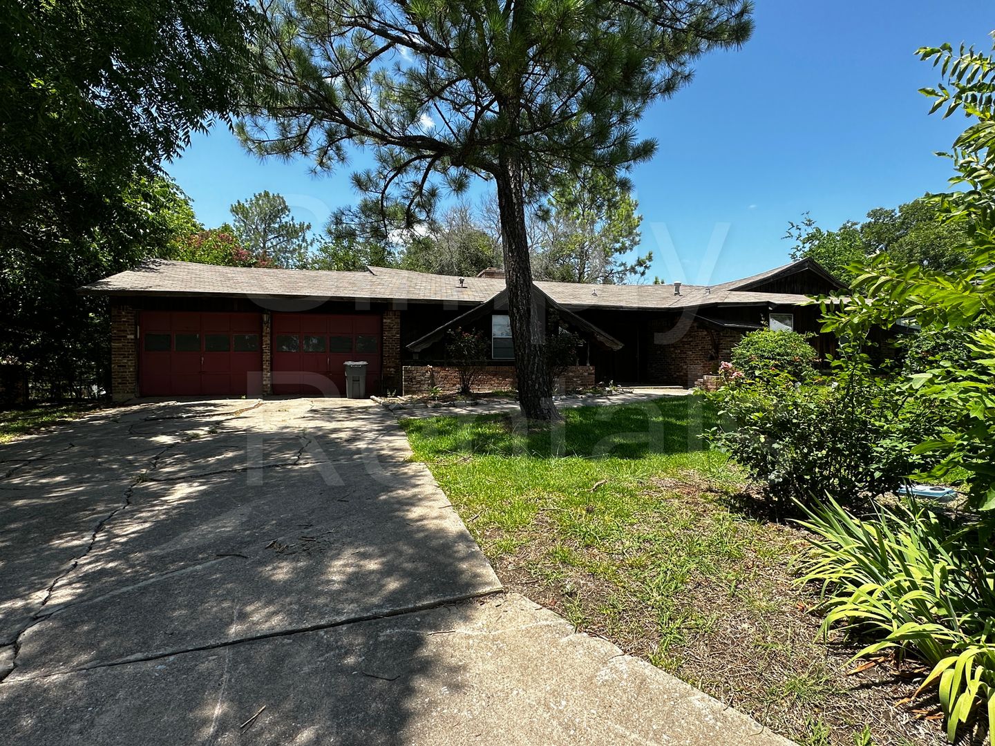 Commerce House: 214 Brookhaven