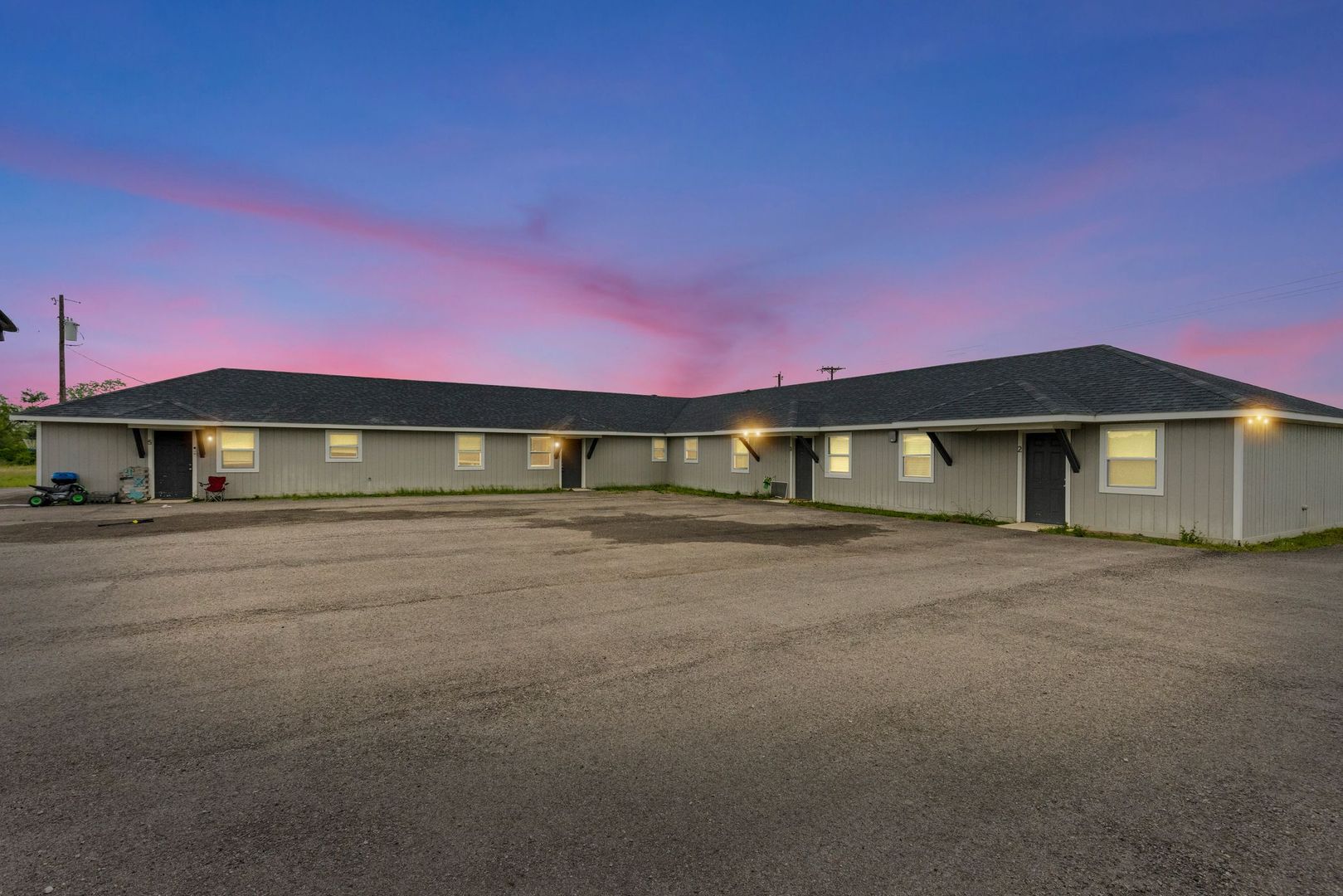 Cumby Apartment: 11015 W. I-30