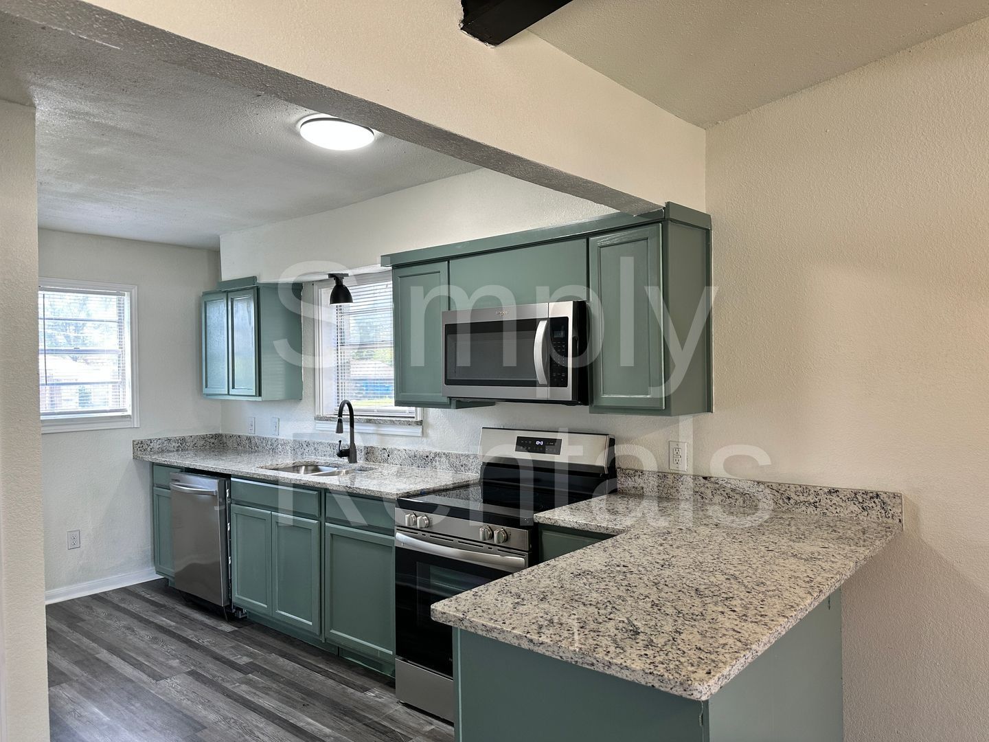 Sulphur Springs Apartment: 400 Bill Bradford Road