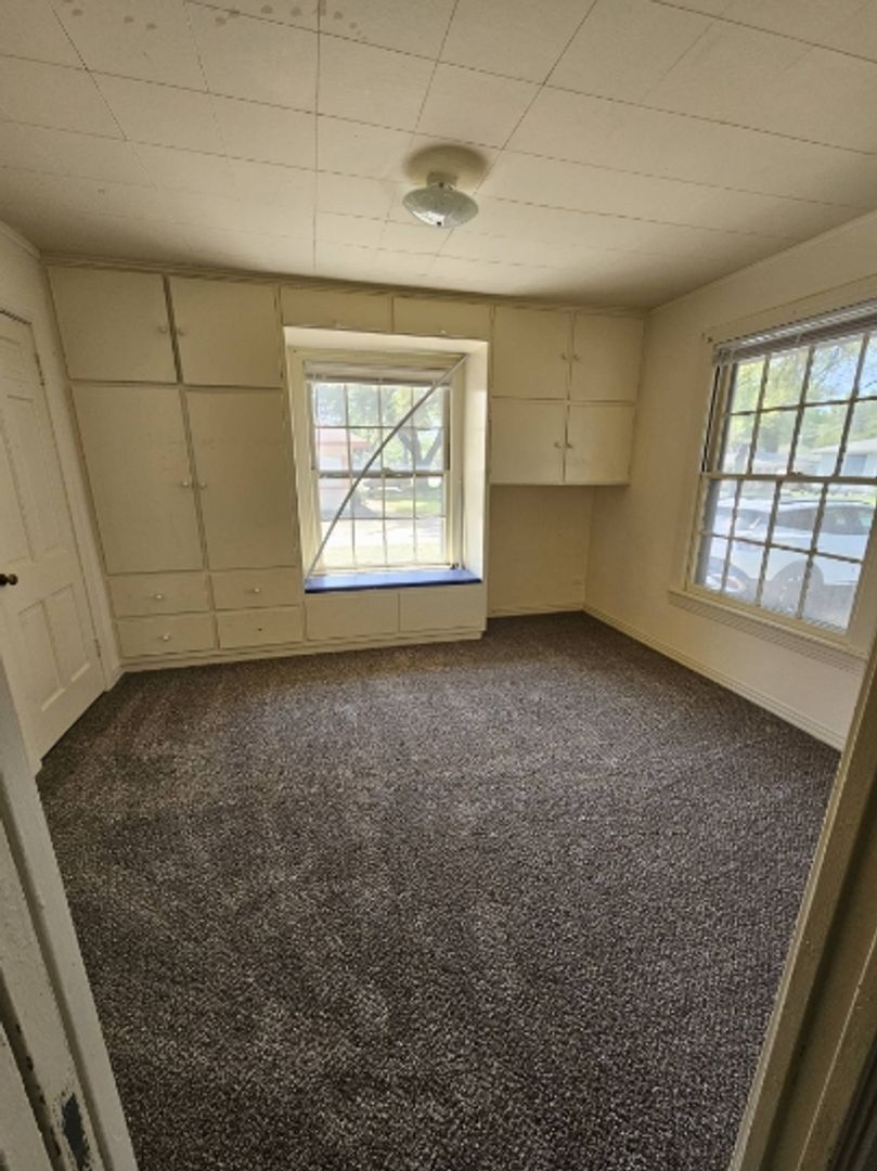 Greenville House: 2307 Holsum Cir