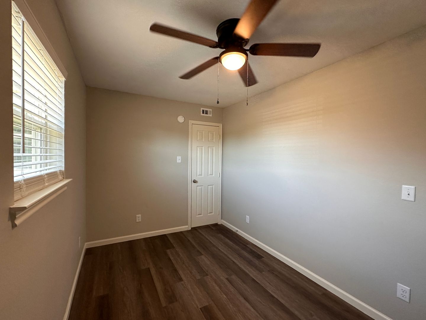 Cumby Apartment: 11015 W. I-30