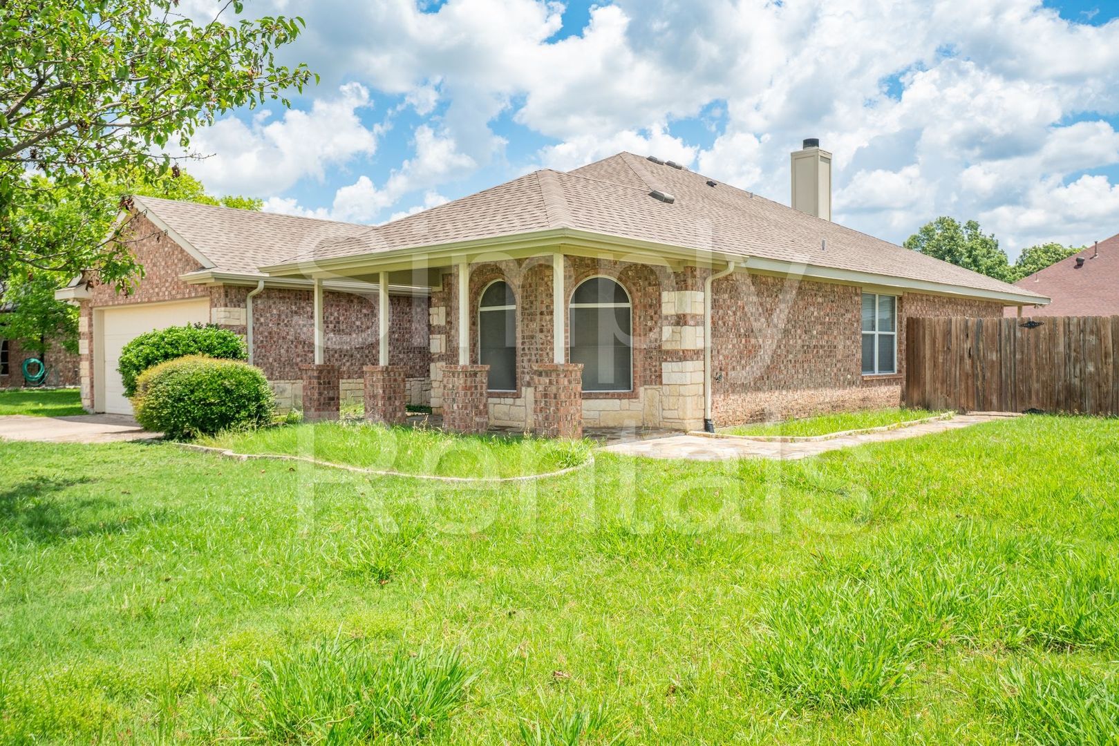 Greenville House: 6915 Justin Lane