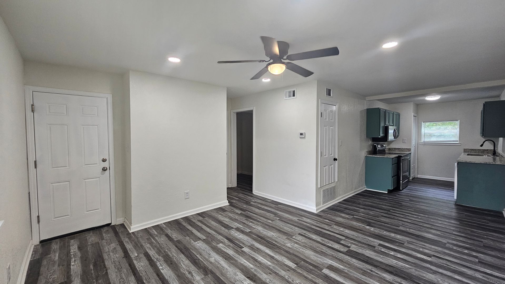Mount Vernon Apartment: 403 Main Street