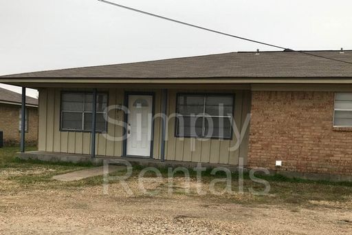 409 Maple A - Duplex - Commerce – photo 1