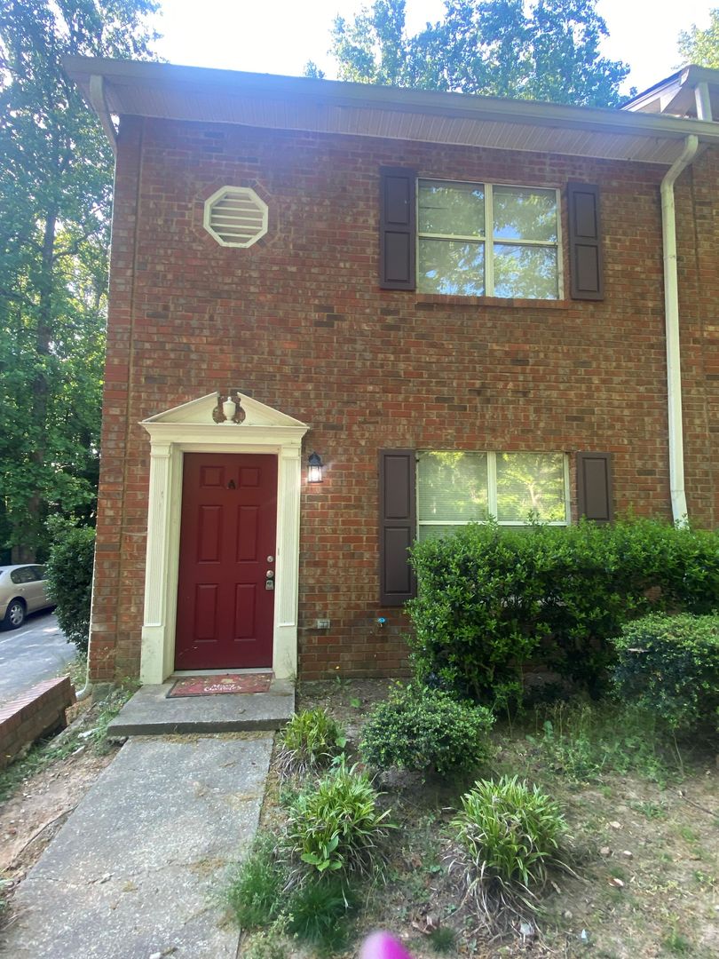 Gainesville Apartment: Hidden Hollow Drive