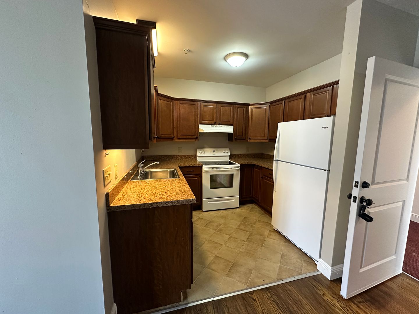 Umatilla Apartment: 80 N. Central Ave