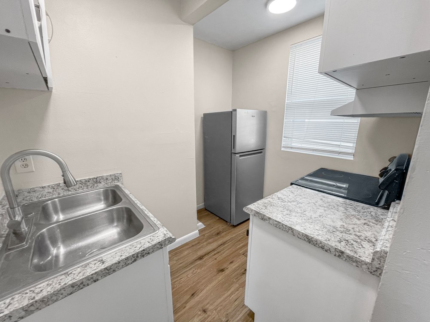 Tavares Apartment: 321 W Ianthe St - 6