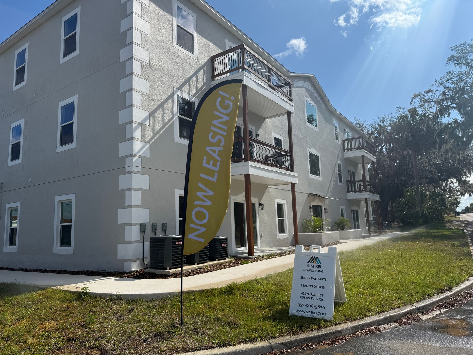 Eustis Apartment: 201 N Dewey St  - 303