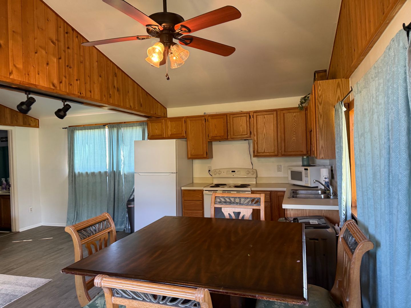 Deland House: 2285 Wilmhurst Rd.