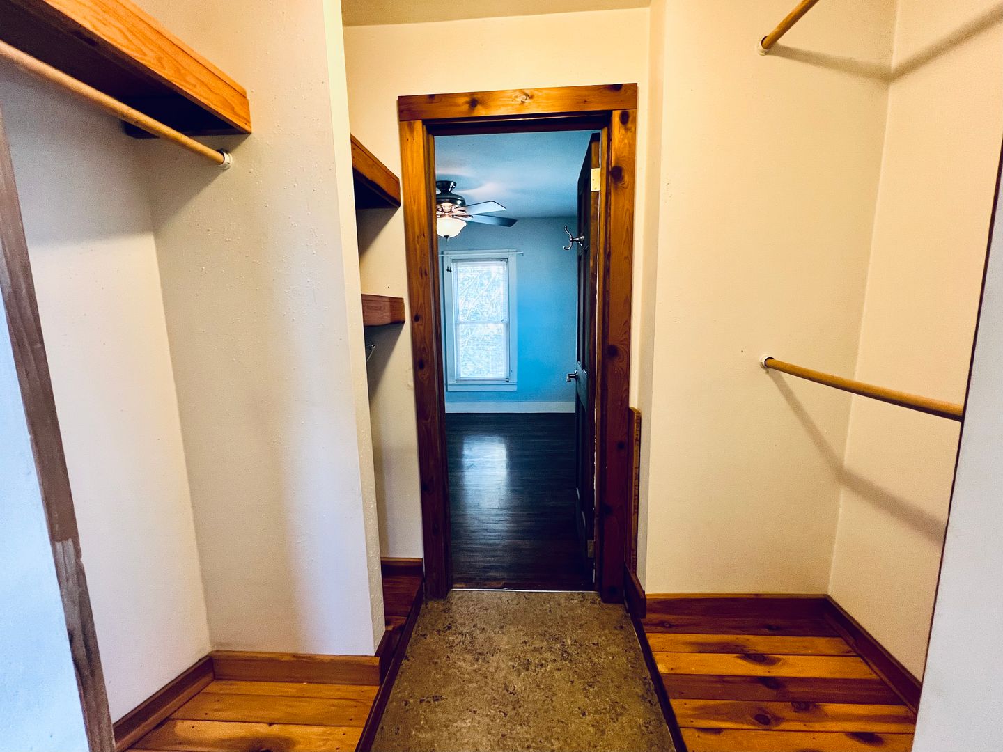 1323 W 2nd St 11 of 12