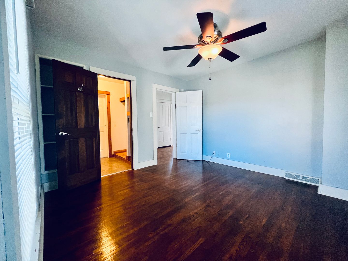 1323 W 2nd St 9 of 12