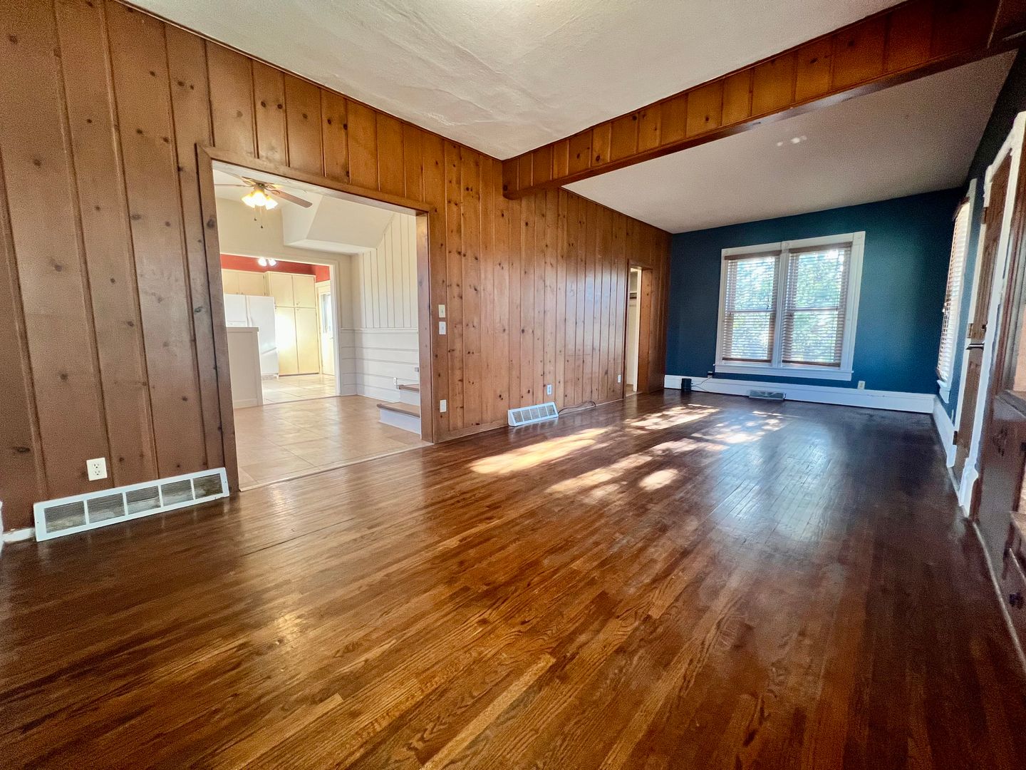 1323 W 2nd St 3 of 12
