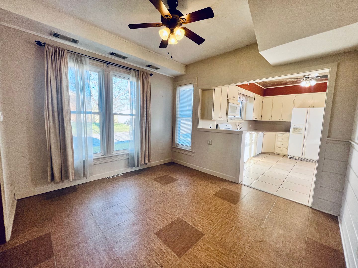 1323 W 2nd St 6 of 12